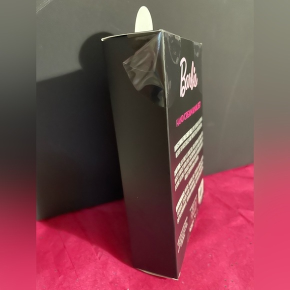 Barbie Hand Cream Nail Set Barbie Collector Barbie Display ๐ Barbie Bath Set ๐ซง - Picture 7 of 11